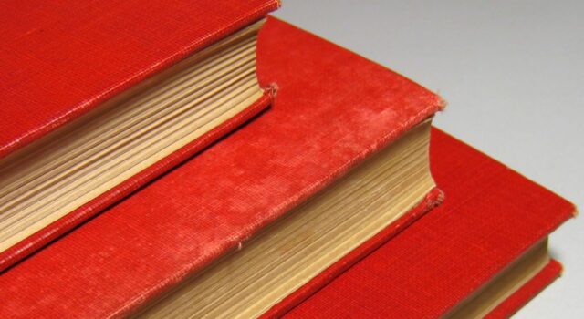 Lal Kitab Predictions and lal kitab remedies for all planets वैदिक ज्‍योतिष के इतर लाल किताब सूर्य ग्रह के कुण्‍डली में पड़ने वाले प्रभावों से उसके लक्षण पहचान करना सिखाती है। Prediction for Sun in house in Hindi according to Lal Kitab गुरु, ग्रह, वृहस्‍पति, लाल किताब, भाव, उपचार, उपाय, लाल किताब उपाय, lal kitab, jupiter, guru, brihaspati, bhav, upchar, upaay